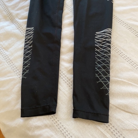 💰 3/$25 BUNDLE 💰 Nike Athletic Leggings - Picture 4 of 8